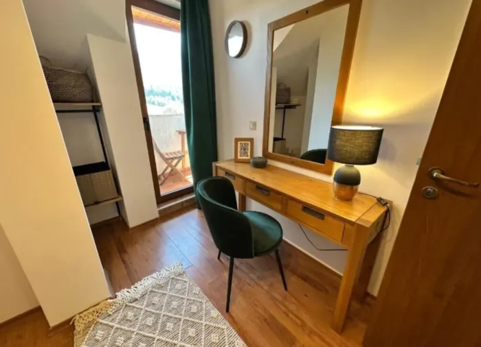 2-Bedroom Apartment 92 m&sup2; in Bansko, Panoramic Mountain Views