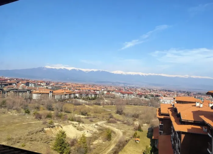 Студия Panorama Ski Resort 43 m2 | Вид на горы и город | Банско