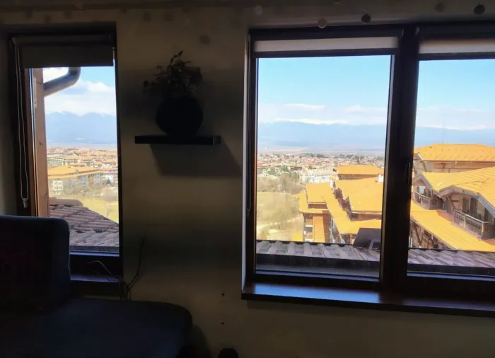 Студия Panorama Ski Resort 43 m2 | Вид на горы и город | Банско